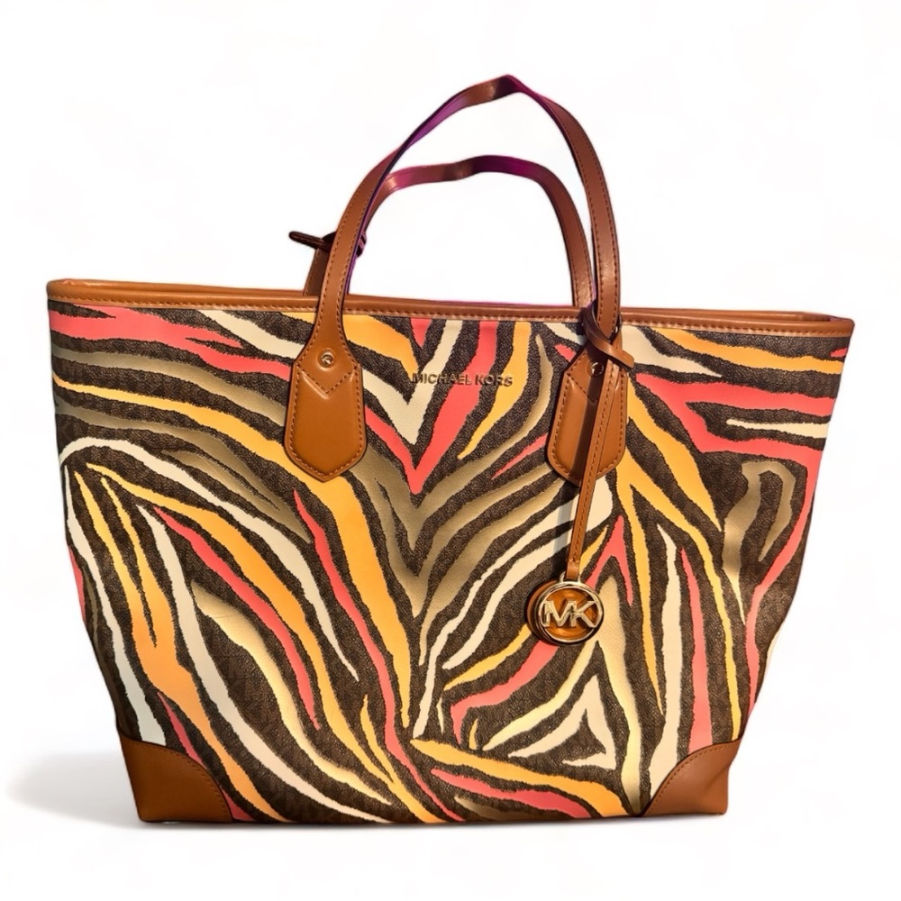 BNWOT 💯 Authentic Michael Kors Handbag